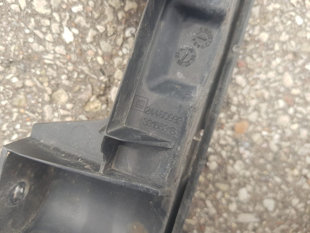 Priekšēja bufera kronšteins priekš OPEL ASTRA H STATION WAGON 2007 3 Priekšēja bufera kronšteins priekš OPEL ASTRA H STATION WAGON 2007