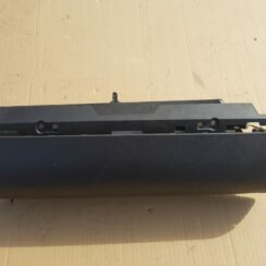 Mantu glabāšanas nodalījums pasažiera pusē priekš TOYOTA VERSO 2012