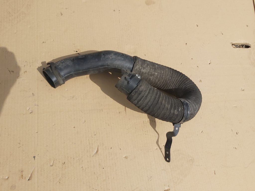 Gaisa filtra korpusa caurule priekš TOYOTA VERSO 2012 1 Gaisa filtra korpusa caurule priekš TOYOTA VERSO 2012