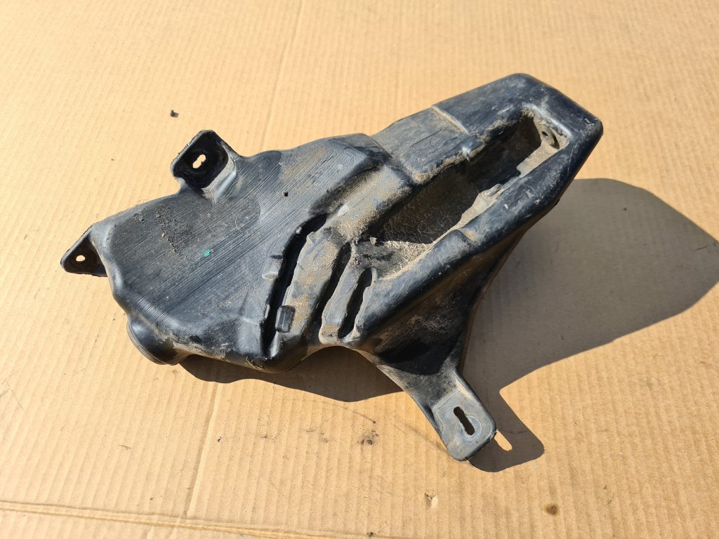 Mazgātāja šķidruma tvertne priekš OPEL ASTRA J 2011 1 Mazgātāja šķidruma tvertne priekš OPEL ASTRA J 2011