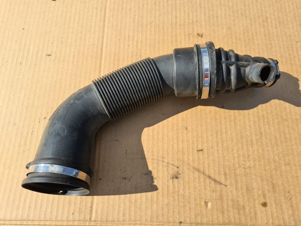 Gaisa filtra korpusa caurule priekš OPEL ASTRA J 2011 1 Gaisa filtra korpusa caurule priekš OPEL ASTRA J 2011