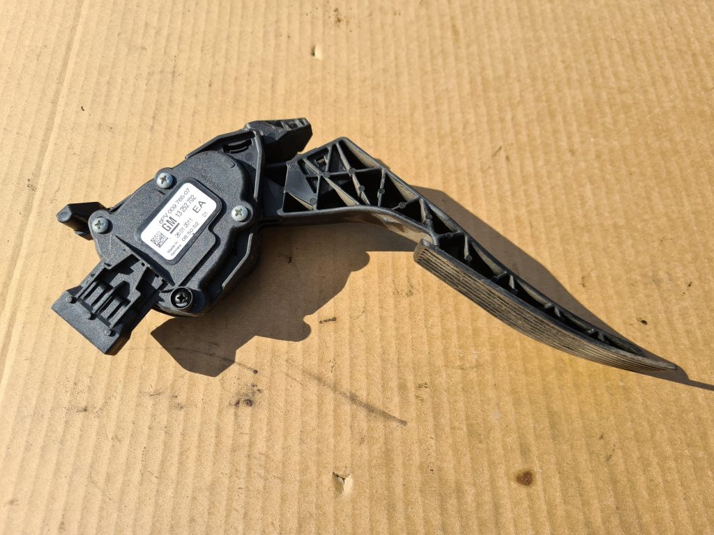 Gāzes pedālis priekš OPEL ASTRA J 2011 1 Gāzes pedālis priekš OPEL ASTRA J 2011