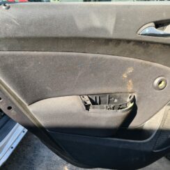 Aizmugurējo kreiso durvju apdare priekš OPEL ASTRA J 2011