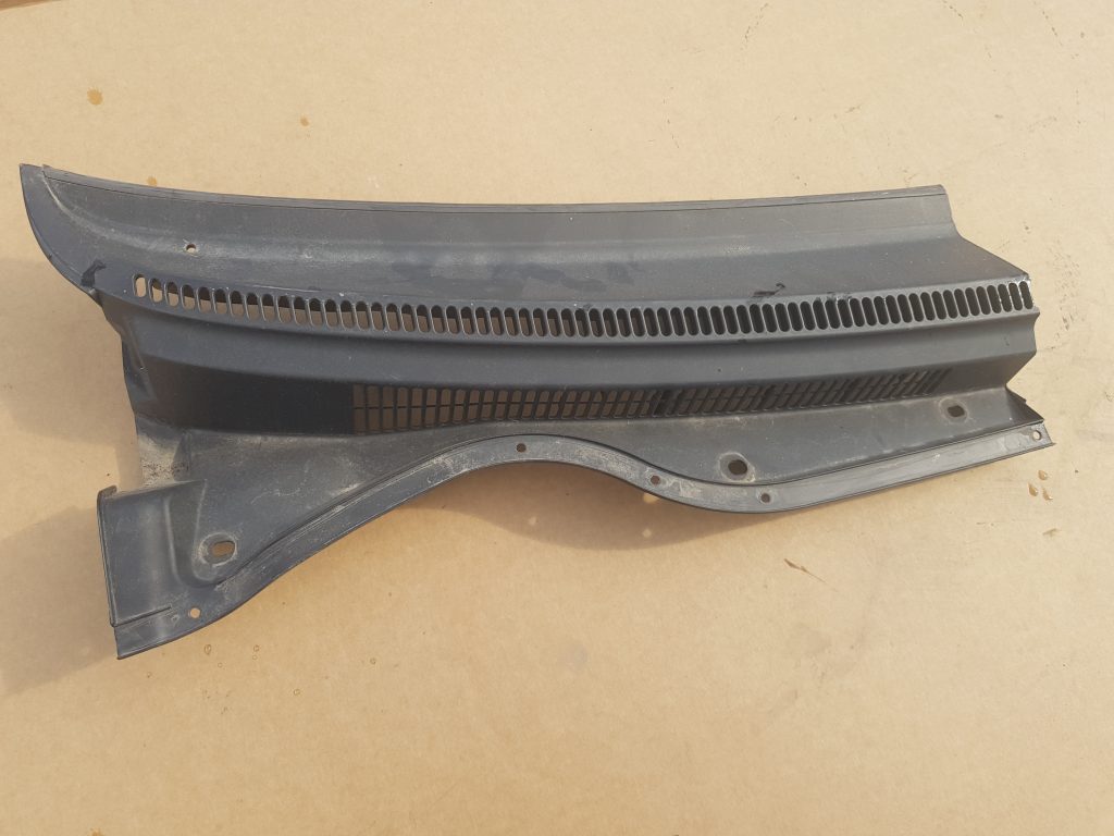 Vējstikla uzlikas (deflektora) režģis priekš TOYOTA COROLLA VERSO 2008 2 Vējstikla uzlikas (deflektora) režģis priekš TOYOTA COROLLA VERSO 2008