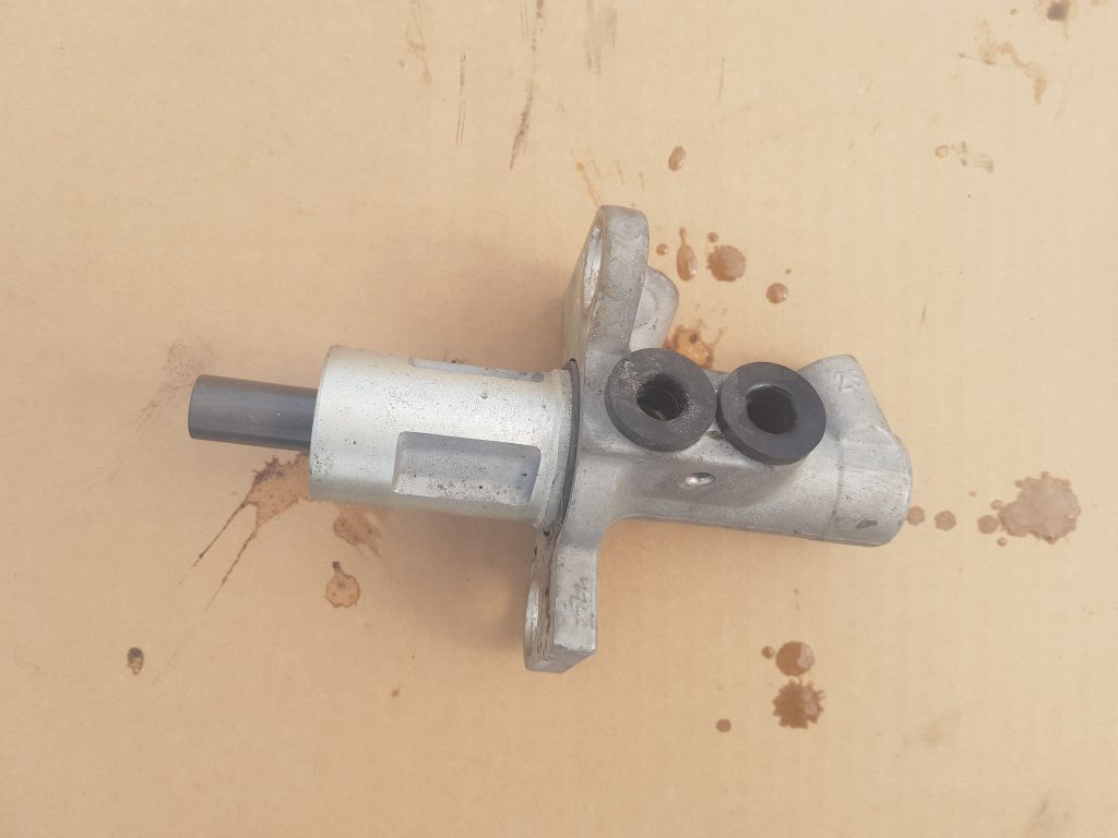 Bremžu pastiprinātāja galvenais cilindrs priekš AUDI A4 2005 1 Bremžu pastiprinātāja galvenais cilindrs priekš AUDI A4 2005