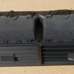 Mērinstrumentu paneļa gaisa vads, centrā priekš AUDI A4 2003