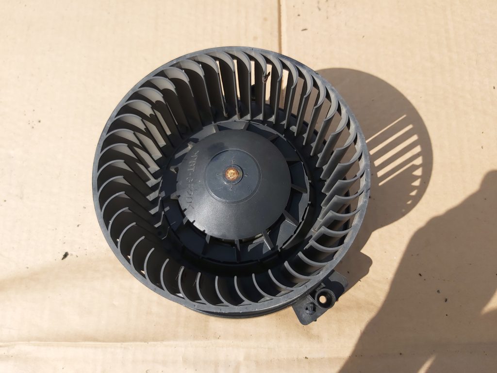 Salona ventilators priekš AUDI A4 2003 1 Salona ventilators priekš AUDI A4 2003