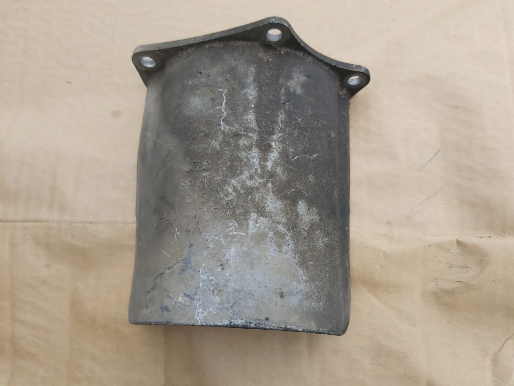 Pusass aizsargs priekš AUDI A4 2003 1 Pusass aizsargs priekš AUDI A4 2003