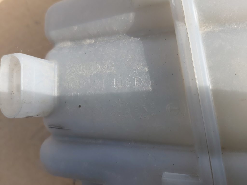 Dzesēšanas šķidruma tvertne priekš AUDI A7 2011 SPORTBACK 2 Dzesēšanas šķidruma tvertne priekš AUDI A7 2011 SPORTBACK