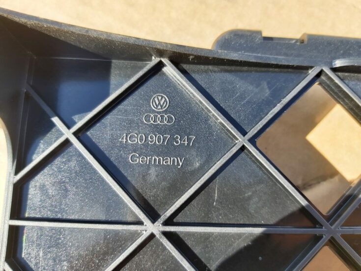 Vadības bloka kronšteins priekš AUDI A7 2011 SPORTBACK