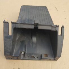 Mantu glabāšanas nodalījums pasažiera pusē priekš FORD FOCUS 2006