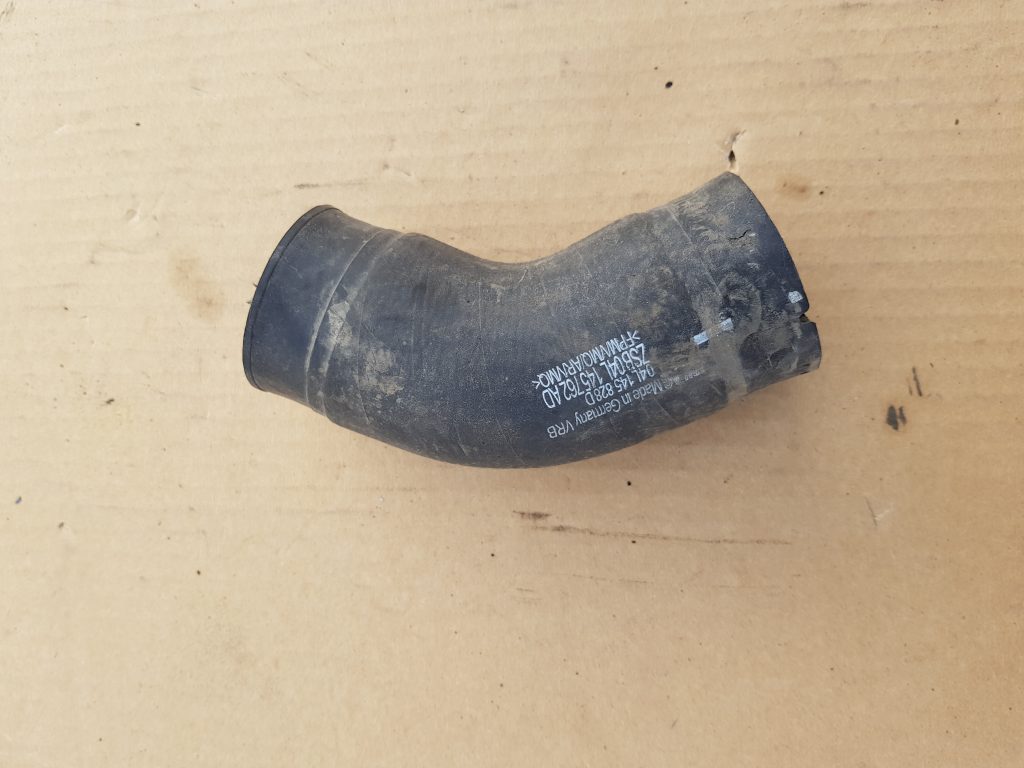 Interkulera caurule priekš VW GOLF 2014 1 Interkulera caurule priekš VW GOLF 2014