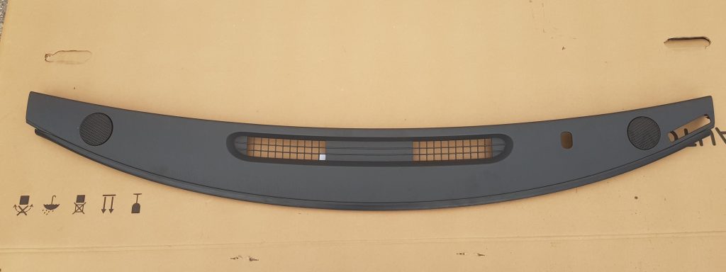 Vējstikla ventilācijas režģis (salonā) priekš JEEP GRAND CHEROKEE 2004 1 Vējstikla ventilācijas režģis (salonā) priekš JEEP GRAND CHEROKEE 2004