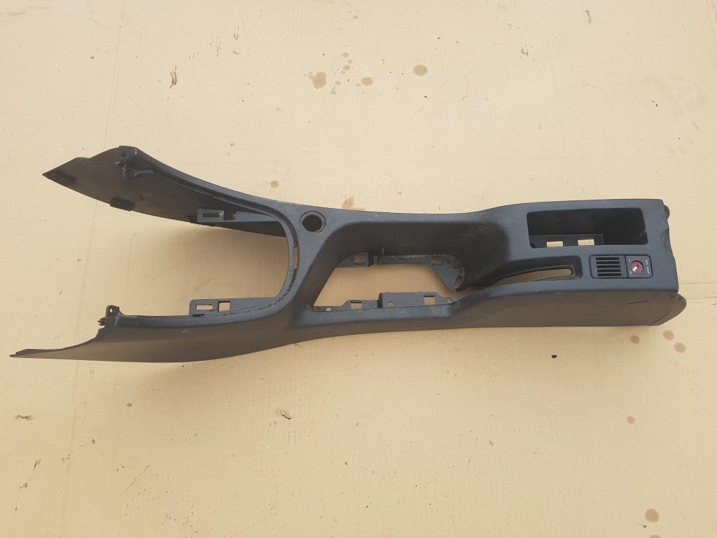 Centrālās konsoles apdares lielākā daļa priekš PEUGEOT 307 2007 1 Centrālās konsoles apdares lielākā daļa priekš PEUGEOT 307 2007