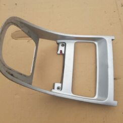 Dekoratīvs rāmis pārnesumu selektoram priekš PEUGEOT 307 2007