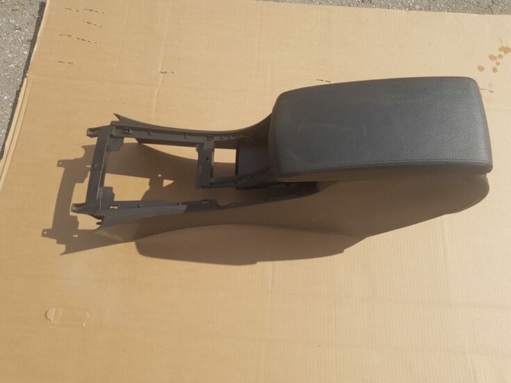 Centrālās konsoles apdares lielākā daļa priekš PEUGEOT 407 2005