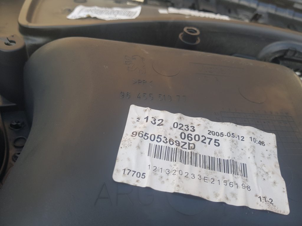 Aizmugurējo kreiso durvju apdare priekš PEUGEOT 407 2005 2 Aizmugurējo kreiso durvju apdare priekš PEUGEOT 407 2005