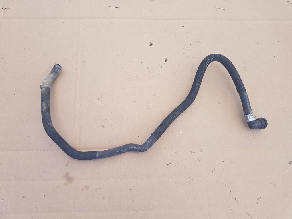 Dzesēšanas šķidruma šļūtene priekš VOLVO XC70 2004 1 Dzesēšanas šķidruma šļūtene priekš VOLVO XC70 2004