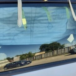 Aizmugurējo labo durvju stikls priekš VW PASSAT 2007 UNIVERSAL SILVER