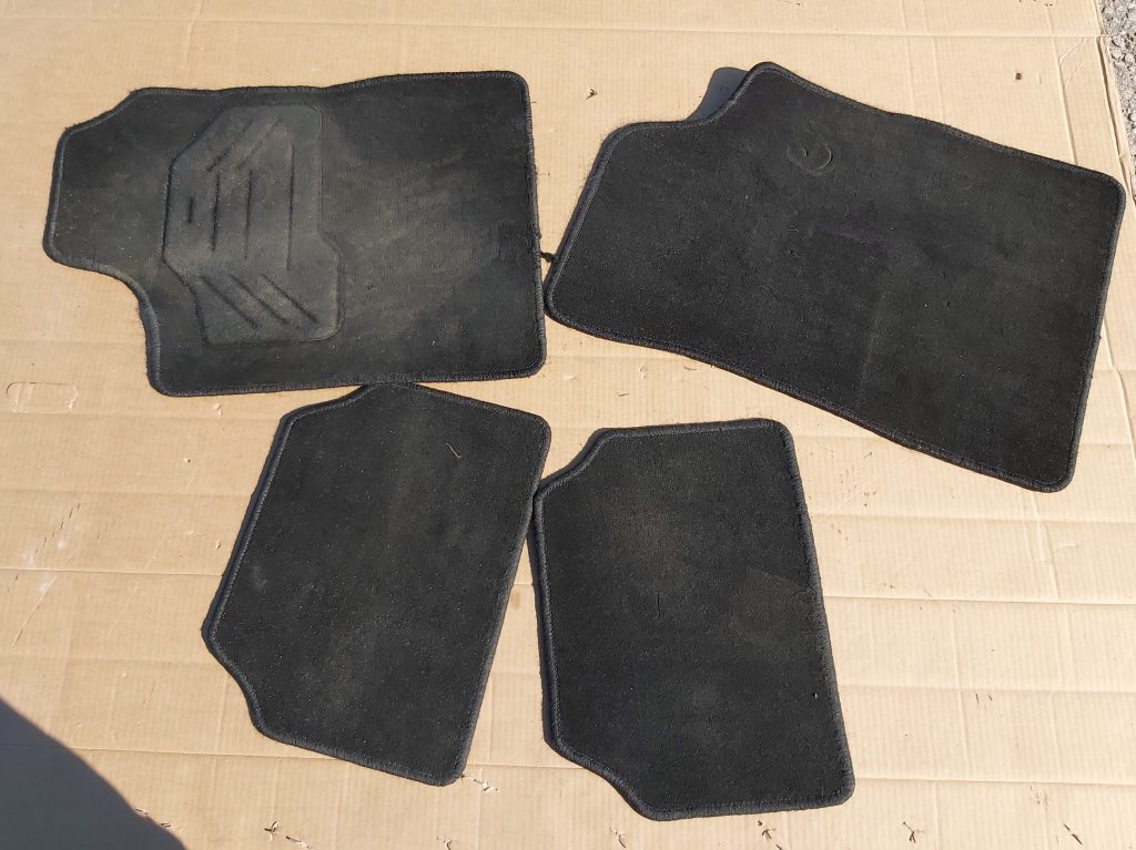 Salona paklāju komplekts priekš OPEL VECTRA C 2008 1 Salona paklāju komplekts priekš OPEL VECTRA C 2008