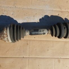 Pusass priekšējā kreisā priekš OPEL VECTRA C 2008