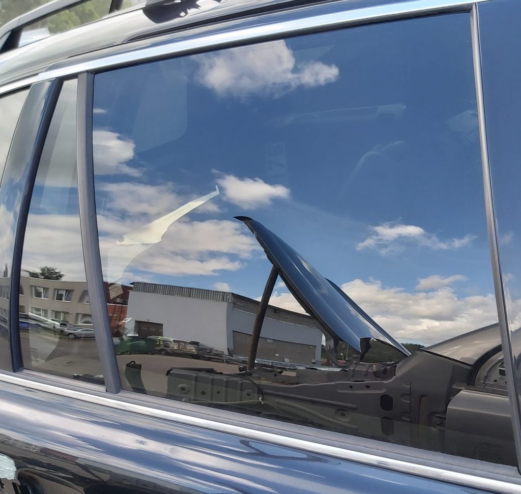 Aizmugurējo labo durvju stikls priekš VOLVO XC90 2004 1 Aizmugurējo labo durvju stikls priekš VOLVO XC90 2004