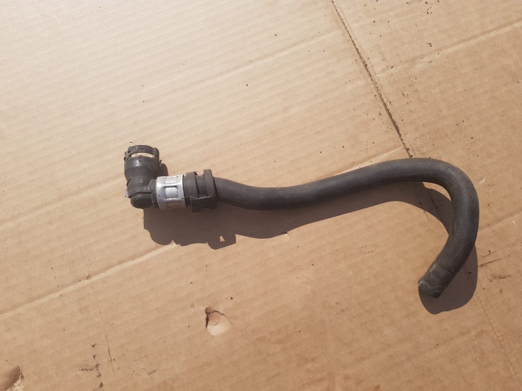 Dzesēšanas caurule priekš VOLVO XC90 2004 1 Dzesēšanas caurule priekš VOLVO XC90 2004