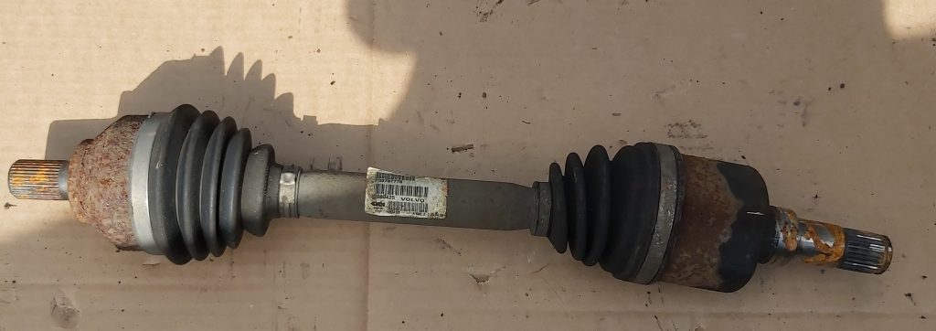 Pusass priekšējā kreisā priekš VOLVO C30 2008 BLACK 1 Pusass priekšējā kreisā priekš VOLVO C30 2008 BLACK