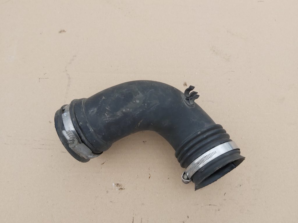 Gaisa filtra korpusa caurule priekš RENAULT MEGANE 2004 1 Gaisa filtra korpusa caurule priekš RENAULT MEGANE 2004