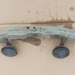 Priekšējā radiatora rāmja augšēja daļa priekš TOYOTA AVENSIS 2004