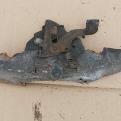 Pārsega slēdzene priekš TOYOTA AVENSIS 2004