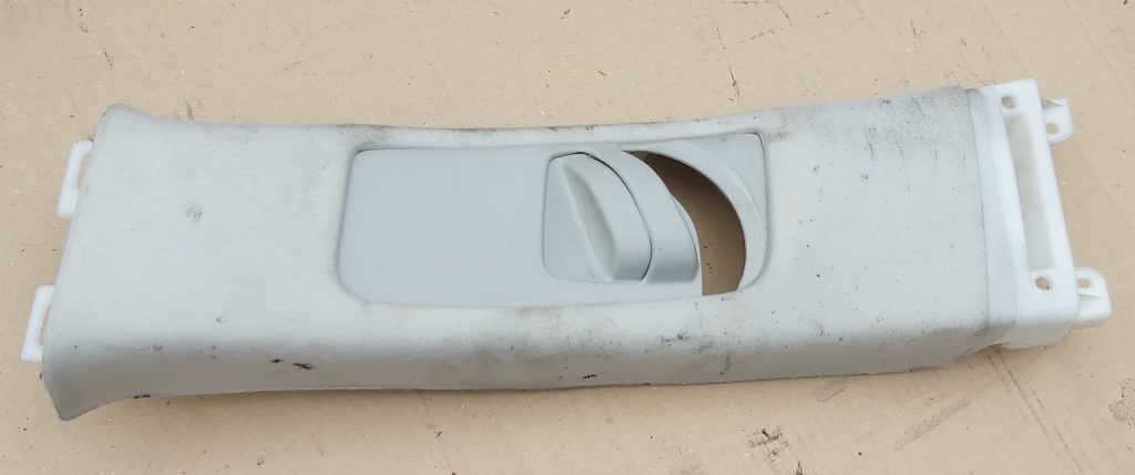 Vidējas salona statnes apdare priekš TOYOTA COROLLA VERSO 2009 1 Vidējas salona statnes apdare priekš TOYOTA COROLLA VERSO 2009