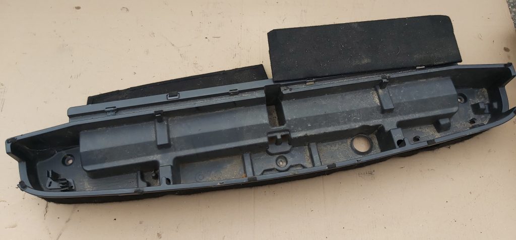 Bagāžnieka nodalījuma instrumentu ieliktnis priekš TOYOTA COROLLA VERSO 2009 1 Bagāžnieka nodalījuma instrumentu ieliktnis priekš TOYOTA COROLLA VERSO 2009