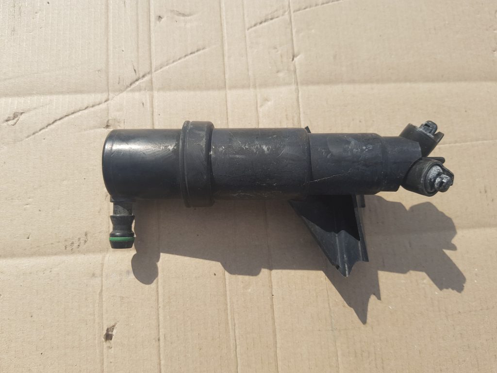 Lukturu mazgātāja sprausla priekš BMW 530D E61 2006 TOURING TITANSILVER 1 Lukturu mazgātāja sprausla priekš BMW 530D E61 2006 TOURING TITANSILVER