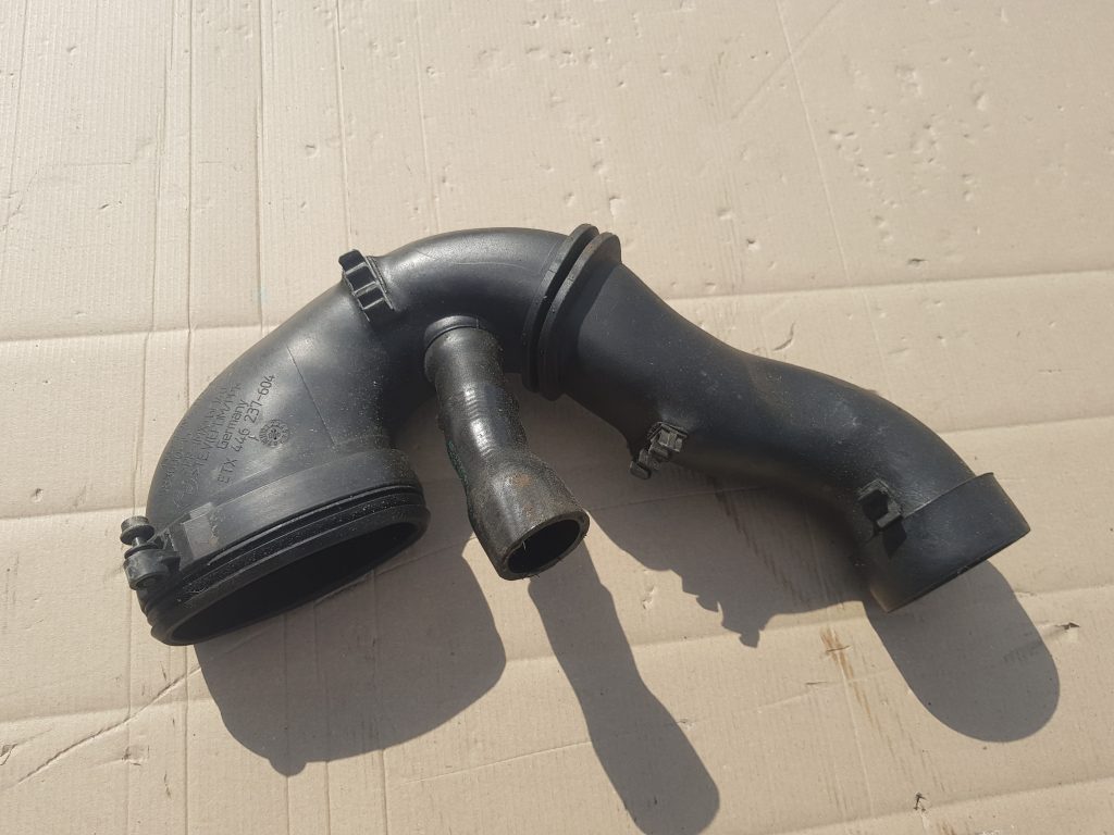 Gaisa filtra korpusa caurule priekš BMW 530D E61 2006 TOURING TITANSILVER 1 Gaisa filtra korpusa caurule priekš BMW 530D E61 2006 TOURING TITANSILVER