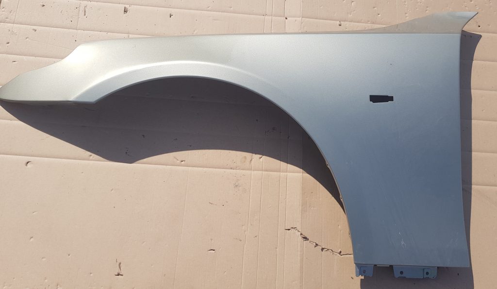 Priekšējais kreisais spārns priekš BMW 530D E61 2006 TOURING TITANSILVER 1 Priekšējais kreisais spārns priekš BMW 530D E61 2006 TOURING TITANSILVER