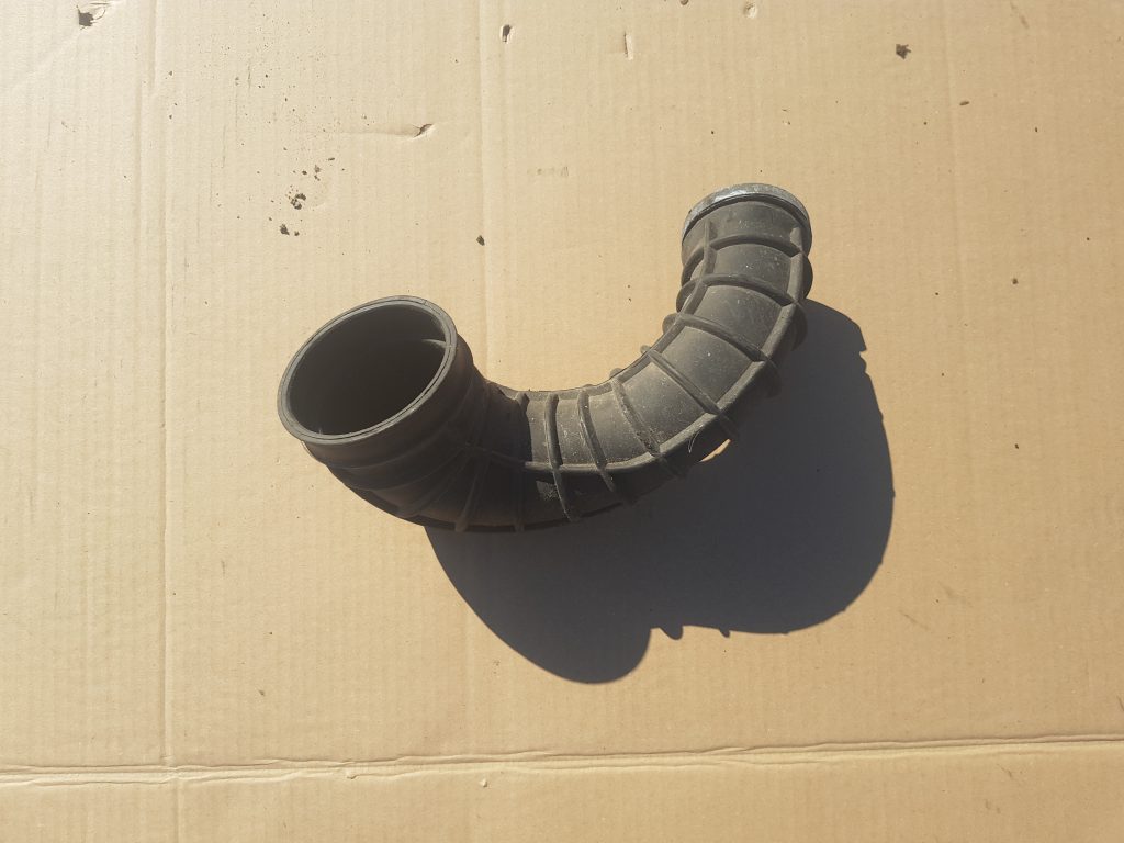 Gaisa filtra korpusa caurule priekš VOLVO V70 2003 GREY 1 Gaisa filtra korpusa caurule priekš VOLVO V70 2003 GREY