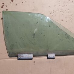 Priekšējo labo durvju stikls priekš VOLVO V70 1997