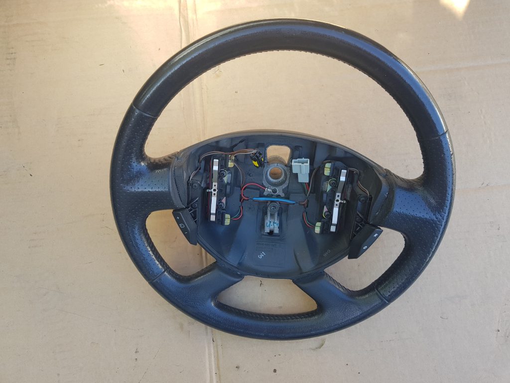 Stūre priekš RENAULT ESPACE IV 2006 1 Stūre priekš RENAULT ESPACE IV 2006