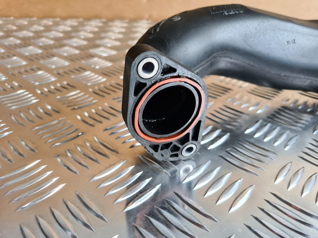 Interkulera caurule priekš DACIA LODGY 2014 2 Interkulera caurule priekš DACIA LODGY 2014