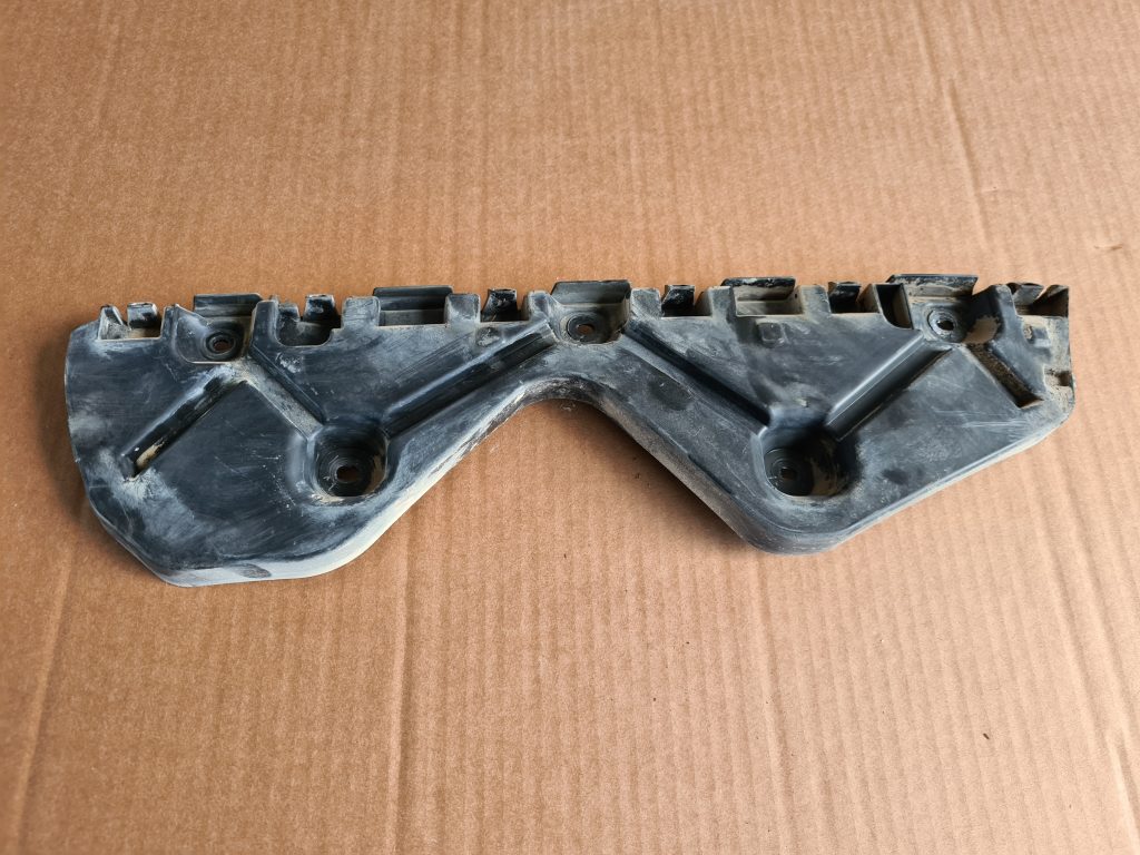 Aizmugurējā spārna un bufera stiprinājums priekš DACIA LODGY 2014 1 Aizmugurējā spārna un bufera stiprinājums priekš DACIA LODGY 2014