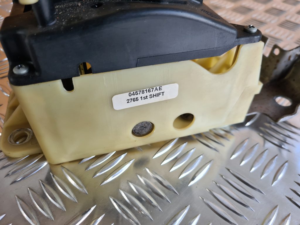 Ātrumu pārslēgšanas slēdzis priekš CHRYSLER SEBRING 2006 2 Ātrumu pārslēgšanas slēdzis priekš CHRYSLER SEBRING 2006