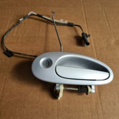 Priekšējāis kreisais durvju rokturis priekš CHRYSLER SEBRING 2006