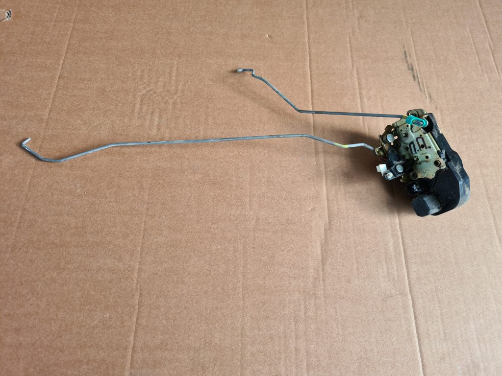 Priekšējo labo durvju slēdzene priekš CHRYSLER SEBRING 2006 1 Priekšējo labo durvju slēdzene priekš CHRYSLER SEBRING 2006