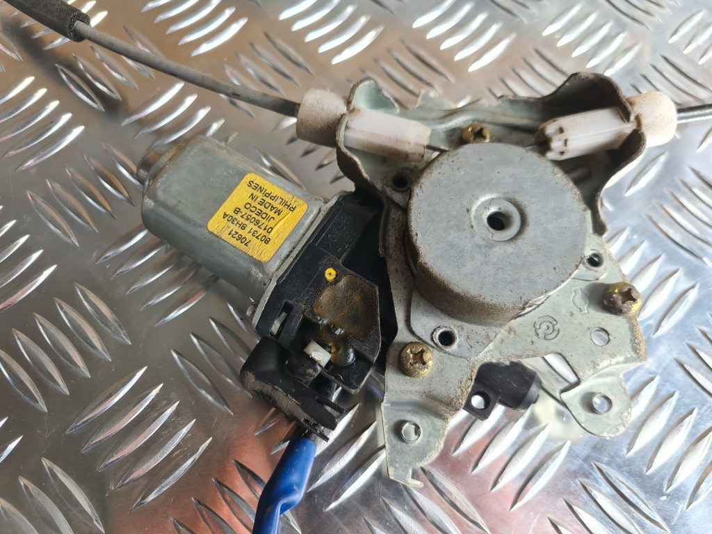 Stikla pacelšanas mehānisms aizmugurējais kreisais priekš NISSAN X-TRAIL 2005 2 Stikla pacelšanas mehānisms aizmugurējais kreisais priekš NISSAN X-TRAIL 2005