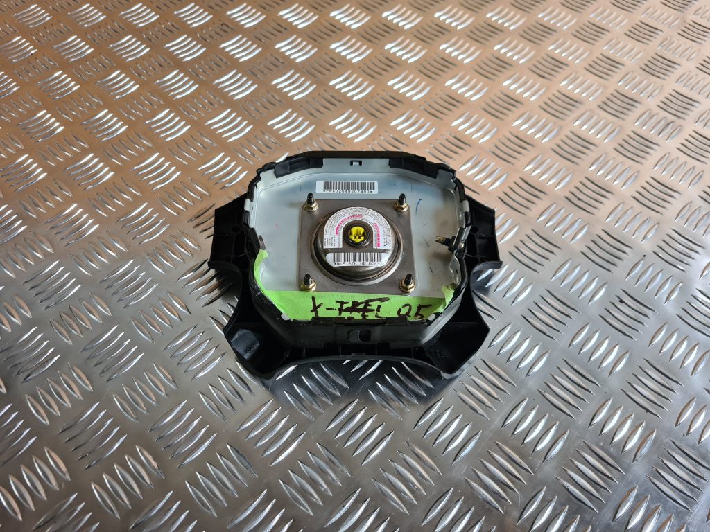 Stūres drošības spilvens priekš NISSAN X-TRAIL 2005 2 Stūres drošības spilvens priekš NISSAN X-TRAIL 2005