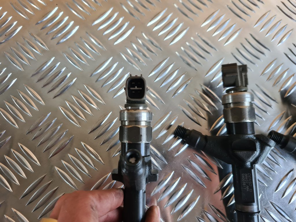 Degvielas smidzinātājs priekš NISSAN X-TRAIL 2005 4 Degvielas smidzinātājs priekš NISSAN X-TRAIL 2005