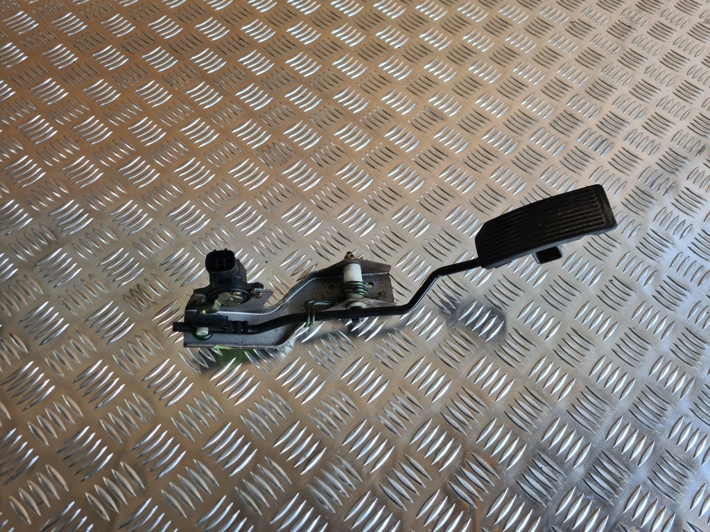 Gāzes pedālis priekš NISSAN X-TRAIL 2005 1 Gāzes pedālis priekš NISSAN X-TRAIL 2005