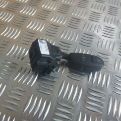 Pagrieziena rādītāju slēdzis priekš BMW 525 E60 2006 OLIVE