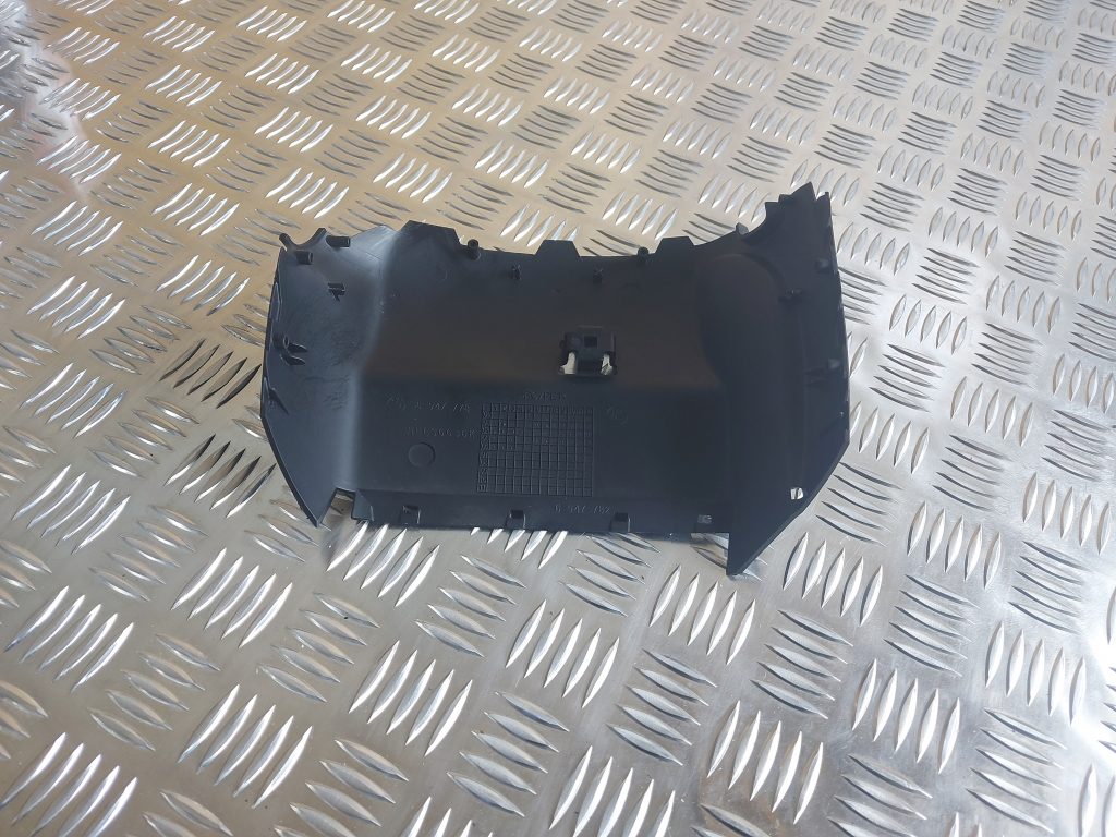 Stūres statnes putekļu aizsargs (salonā) priekš BMW 525 E60 2006 OLIVE 2 Stūres statnes putekļu aizsargs (salonā) priekš BMW 525 E60 2006 OLIVE